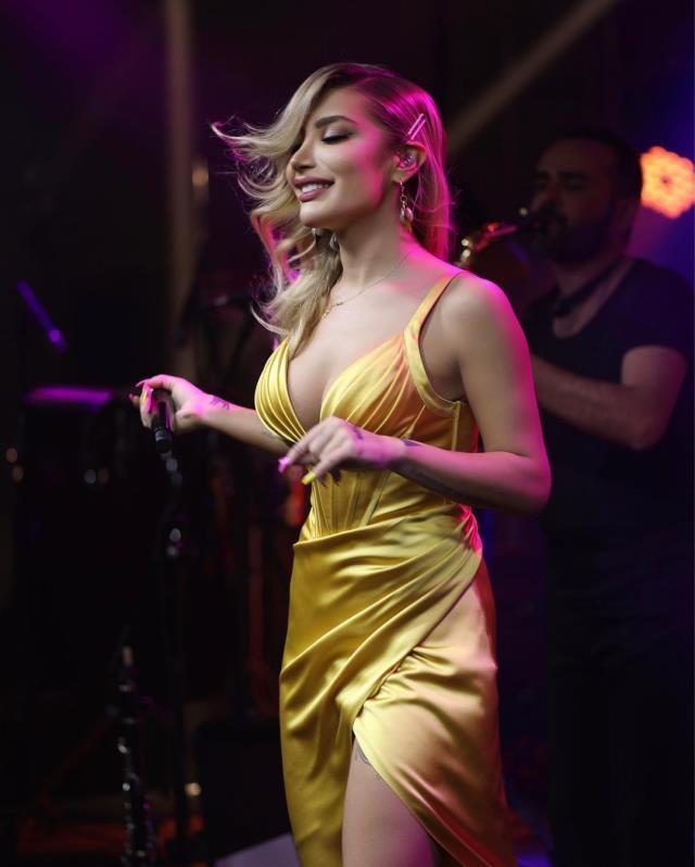 Konserinde çıkan kavga nedeniyle sahneyi terk etmek zorunda kalan İrem Derici: Tek dileğim kimseye zarar gelmemiş olması