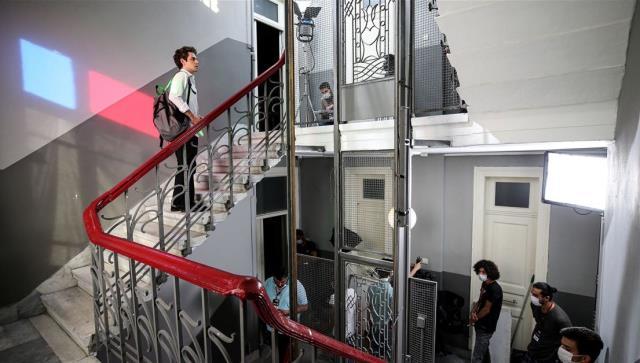 Masumlar Apartmanı'nın çekildiği bina 108 milyona satışa çıkarıldı, Bülent Ersoy görüşmelere başladı