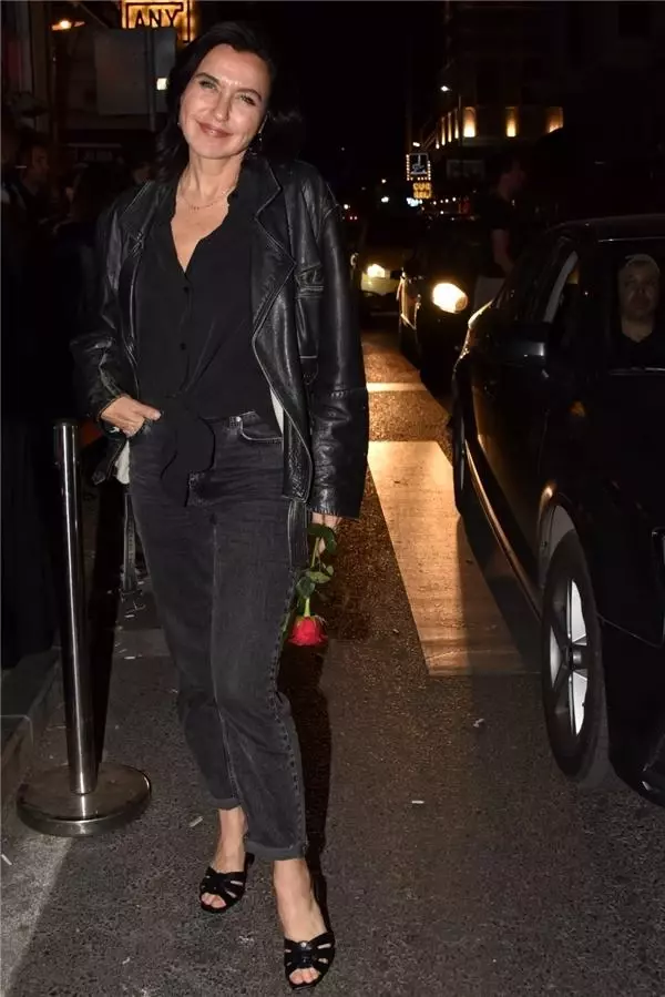 Oğlunu askere yollayan Şevval Sam, konuşmakta güçlük çekti