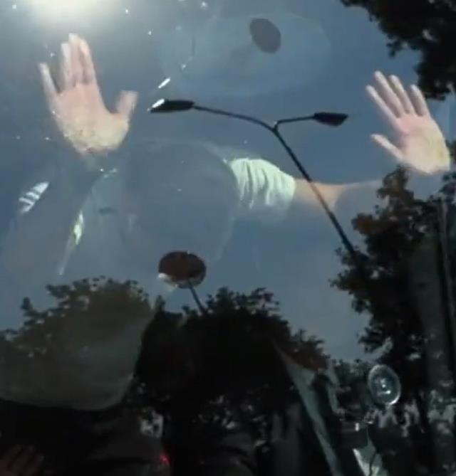 Sen ne yaptın Ibrahimovic! Milan'ın takım otobüsünde facianın eşiğinden dönüldü Sen ne yaptın Ibrahimovic! Milan'ın takım otobüsünde facianın eşiğinden dönüldü