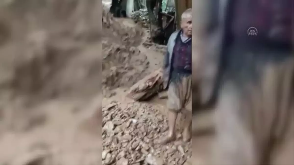 Yahyalı ilçesinde sağanak sele neden oldu