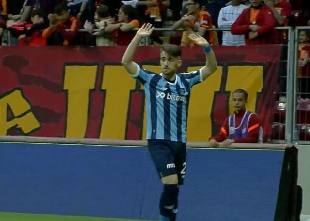 Yeni sezonda formasını giyeceği Galatasaray'a gol attı, sevinmedi! Tribünde kıyamet koptu Yeni sezonda formasını giyeceği Galatasaray'a gol attı, sevinmedi! Tribünde kıyamet koptu