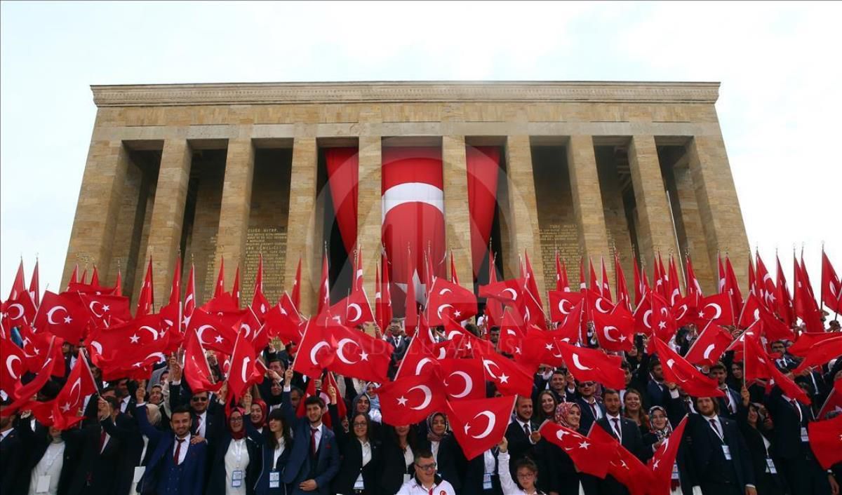 19 Mayıs tatil mi? 19 Mayıs Perşembe 2022 resmi tatil mi? 19 Mayıs'ta okullar, iş yerleri açık mı, tatil olacak mı?