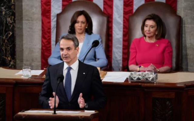 ABD Kongresi'ndeki konuşmasında Türkiye'yi hedef alan Miçotakis üç dakika boyunca ayakta alkışlandı ABD Kongresi'ndeki konuşmasında Türkiye'yi hedef alan Miçotakis üç dakika boyunca ayakta alkışlandı