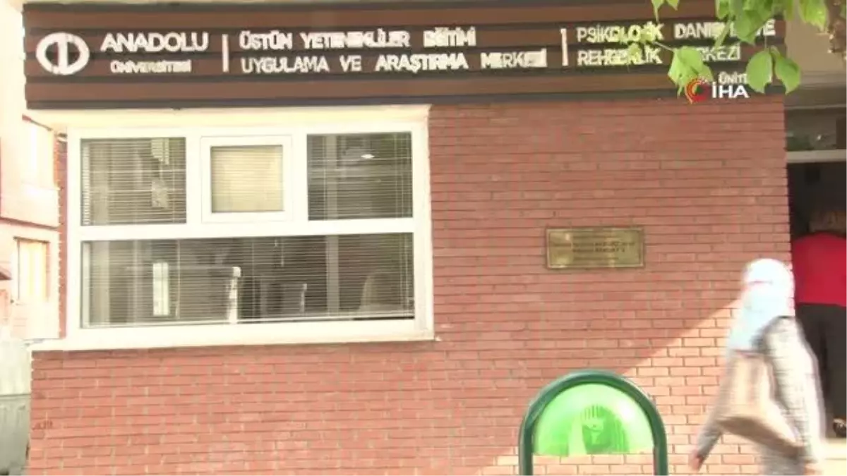 Anadolu Üniversitesi PDR Merkezi Rektör Erdal'ın katılımıyla açıldı