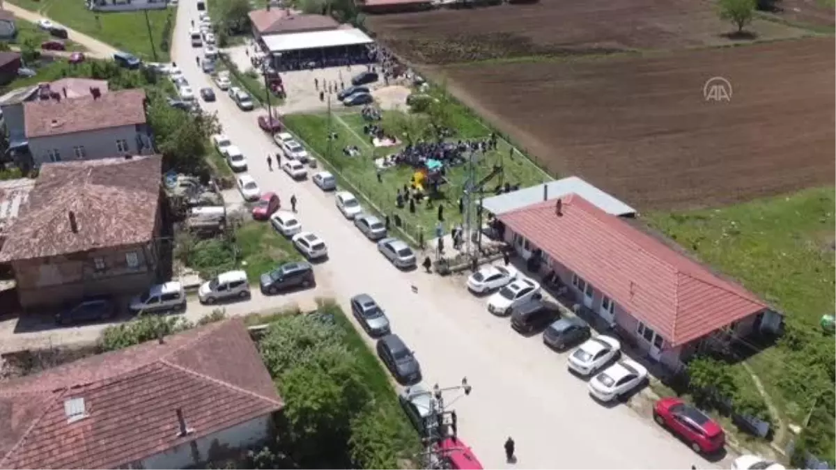 Baharın müjdecisi 'Hıdırellez' renkli ritüellerle insanları buluşturuyor