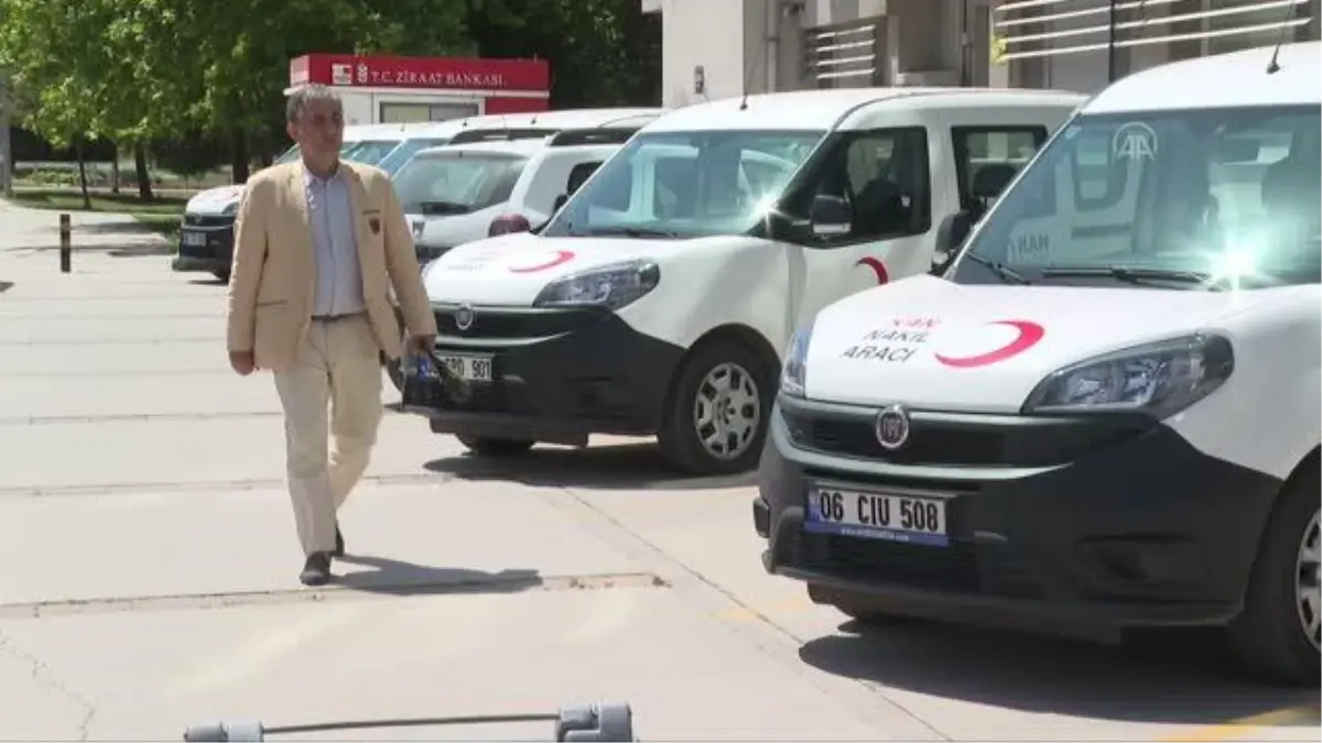 Evladının acısını düzenli kan bağışçısı olarak hafifletmeye çalışıyor