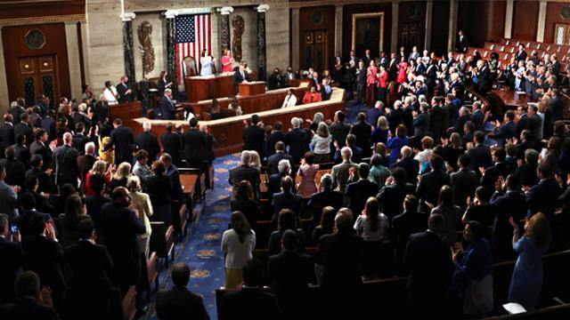ABD Kongresi'nde Türkiye'yi şikayet eden Miçotakis, senatörler tarafından ayakta alkışlandı