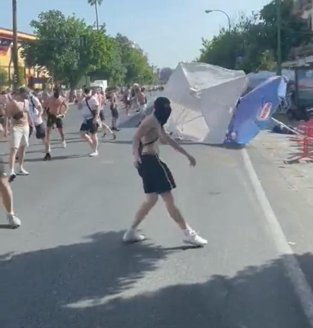 Avrupa'nın göbeğinde görülmemiş barbarlık! Dev final öncesinde birbirlerini bıçakladılar Avrupa'nın göbeğinde görülmemiş barbarlık! Dev final öncesinde birbirlerini bıçakladılar