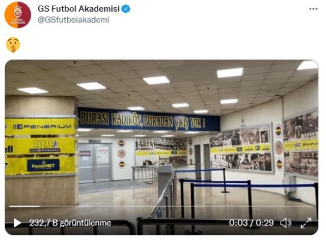 Derbiyi kazanan Galatasaray'dan olay paylaşım! Seçilen şarkı Fenerbahçelileri çıldırtacak Derbiyi kazanan Galatasaray'dan olay paylaşım! Seçilen şarkı Fenerbahçelileri çıldırtacak