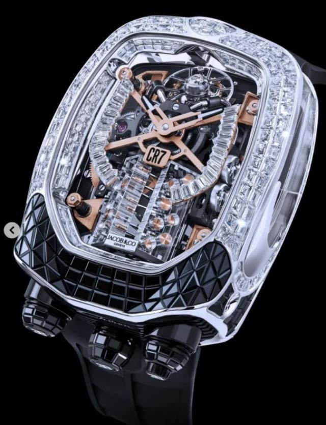 Dünyada yalnızca 126 tane var! Ronaldo'nun yeni saatinin fiyatı akıllara durgunluk verdi