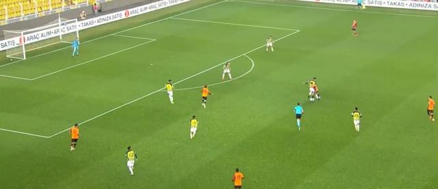 Gençlerin derbisinde kazanan Galatasaray! Herkes Fenerbahçe'nin yediği golü konuşuyor Gençlerin derbisinde kazanan Galatasaray! Herkes Fenerbahçe'nin yediği golü konuşuyor