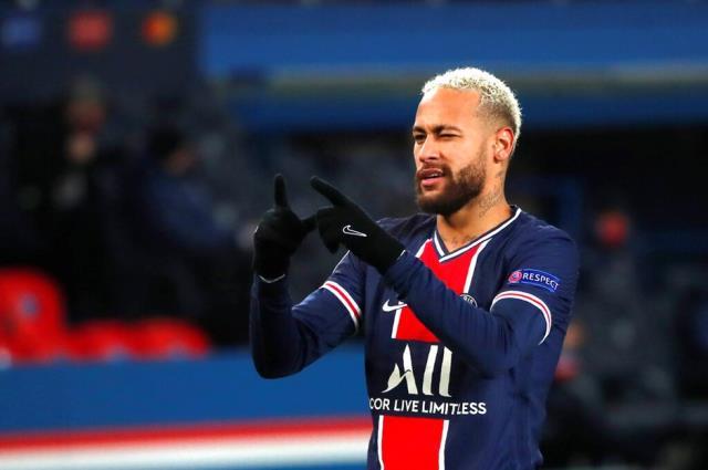 Messi'ye fark attı! Ronaldo sosyal medya takipçi sayısında ilk sırada Messi'ye fark attı! Ronaldo sosyal medya takipçi sayısında ilk sırada