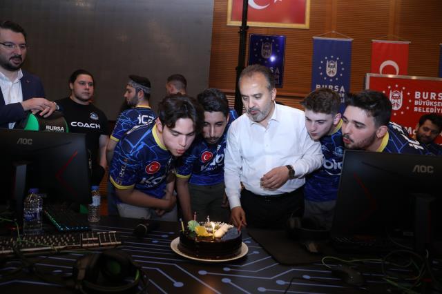 Bursa'da genç olmak bir başka güzel! İşte 19 Mayıs kutlamalarındaki eğlenceli görüntüler