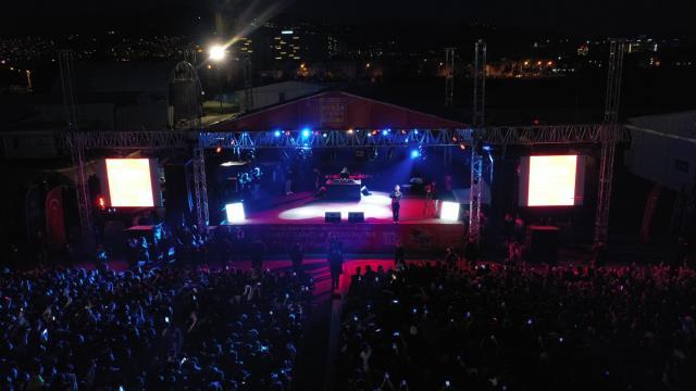 Bursa'da genç olmak bir başka güzel! İşte 19 Mayıs kutlamalarındaki eğlenceli görüntüler