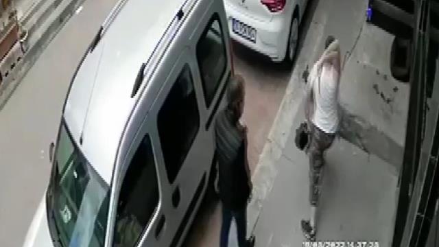 Havladı diye köpeğe bıçakla saldırdı, gerçek ortaya çıkınca kimse şikayetçi olmadı