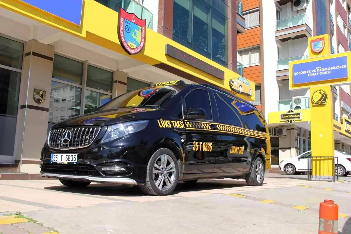 İzmir'de ulaşımın yeni gözdesi: Lüks taksiler