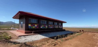 KAHRAMANMARAŞ - Lavanta tarlasına kurulan 'Arı evi' açıldı