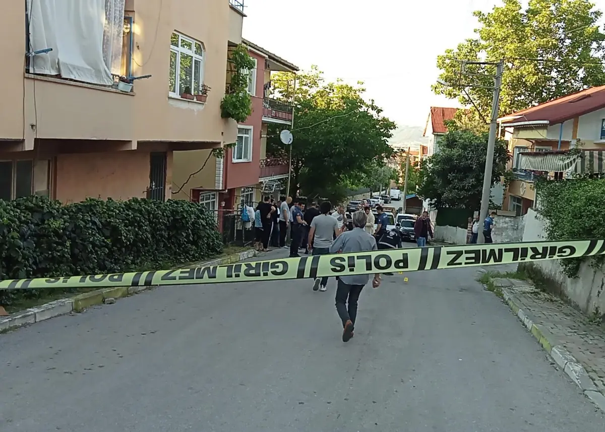 Kocaeli'de silahlı kavgada aynı aileden bir kişi öldü, iki kişi yaralandı