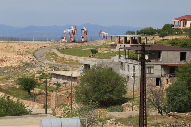 Petrolle kaderi değişen köy: Yakıtlı Petrolle kaderi değişen köy: Yakıtlı