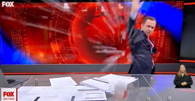 Selçuk Tepeli'ye ne oldu? ÇOK SİNİRLENDİ! Selçuk Tepeli neden bardak fırlattı, neye kızdı?