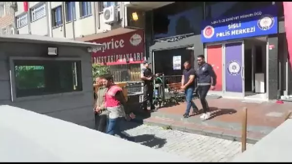 Şişli'de müşterilerinin paralarını çaldıkları iddia edilen iki taksici gözaltında