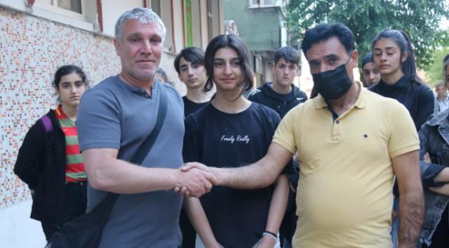 Tekvando seçmelerinde antrenörünün attığı tokatla gündeme gelen sporcu: Şoka girmiştim, tokat atmasını ben istedim Tekvando seçmelerinde antrenörünün attığı tokatla gündeme gelen sporcu: Şoka girmiştim, tokat atmasını ben istedim