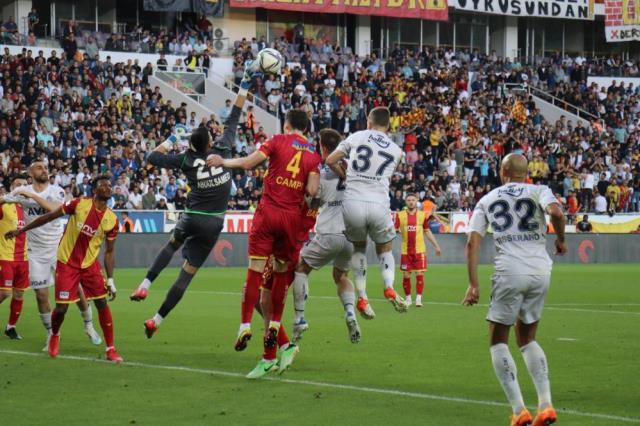 Fenerbahçe, Şampiyonlar Ligi biletini aldı! Sezonun son maçında Yeni Malatyaspor'u farka boğdular Fenerbahçe, Şampiyonlar Ligi biletini aldı! Sezonun son maçında Yeni Malatyaspor'u farka boğdular