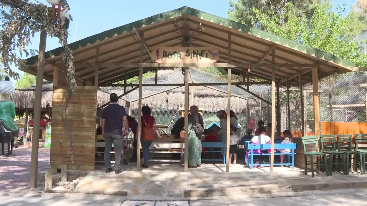 Antalya Hayvanat Bahçesi'nde Öğrenciler İçin Etkinlik