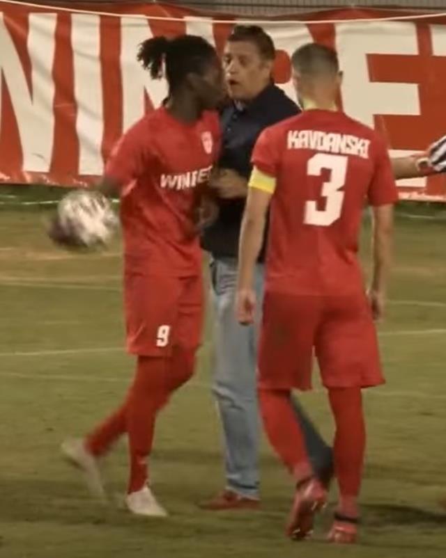 Çıldıran başkan penaltı atılacakken sahaya girdi! Sonrasında yaşananların tarihte örneği yok