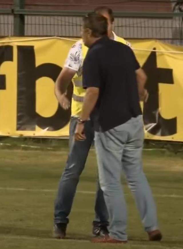 Çıldıran başkan penaltı atılacakken sahaya girdi! Sonrasında yaşananların tarihte örneği yok