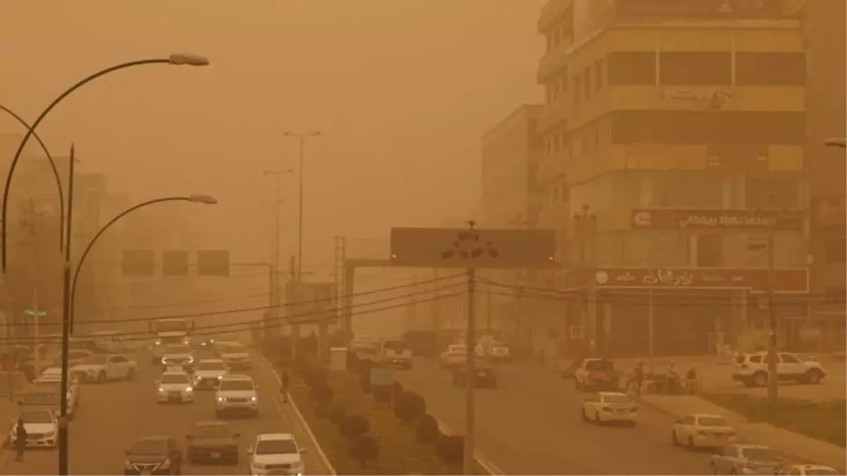 Irak'ta kum fırtınası nedeniyle yarın resmi tatil ilan edildi