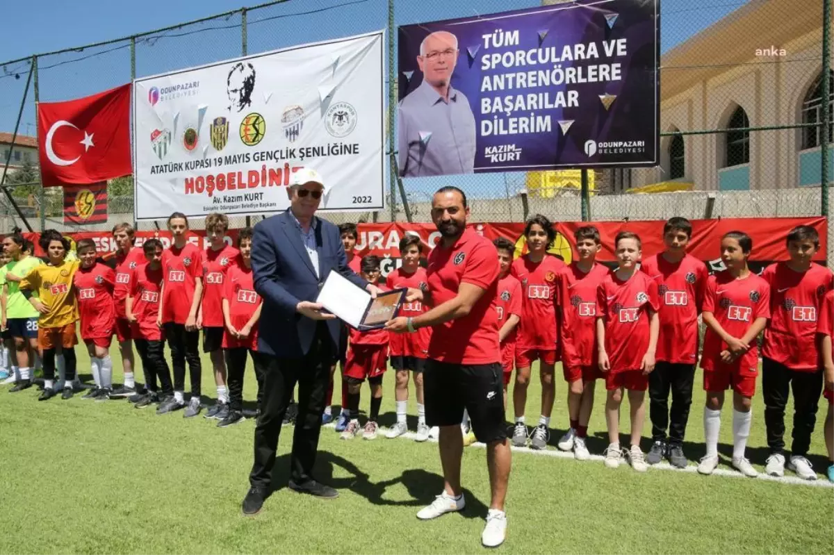 Odunpazarı Belediyesi Tarafından Düzenlenen 'Atatürk Kupası U-13 Futbol Turnuvası' Tamamlandı
