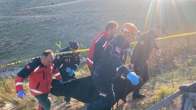 Son Dakika: AK Parti programından dönen 3 genci ölüme götüren kaza, şoförün uyuması nedeniyle olmuş Son Dakika: AK Parti programından dönen 3 genci ölüme götüren kaza, şoförün uyuması nedeniyle olmuş