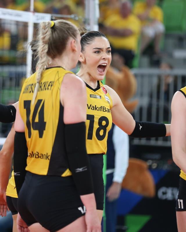 Yine destan yazdılar! VakıfBank Kadın Voleybol Takımı, 5. kez Avrupa şampiyonu oldu Yine destan yazdılar! VakıfBank Kadın Voleybol Takımı, 5. kez Avrupa şampiyonu oldu