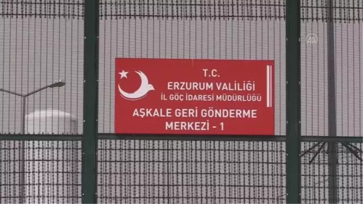 Afganistan uyruklu 414 düzensiz göçmen ülkelerine gönderildi
