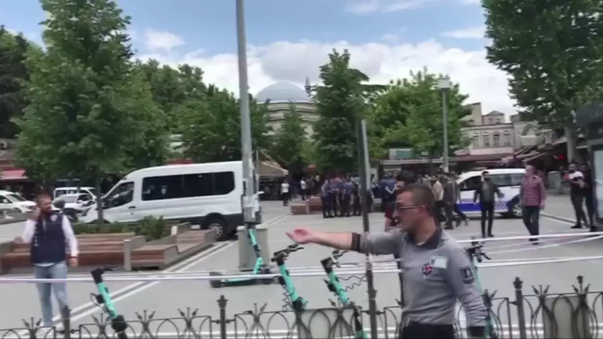Beyazıt'ta Silahlı Kavga: Biri Polis 7 Kişinin Yaralandığı Olayda 27 Kişi Gözaltına Alındı
