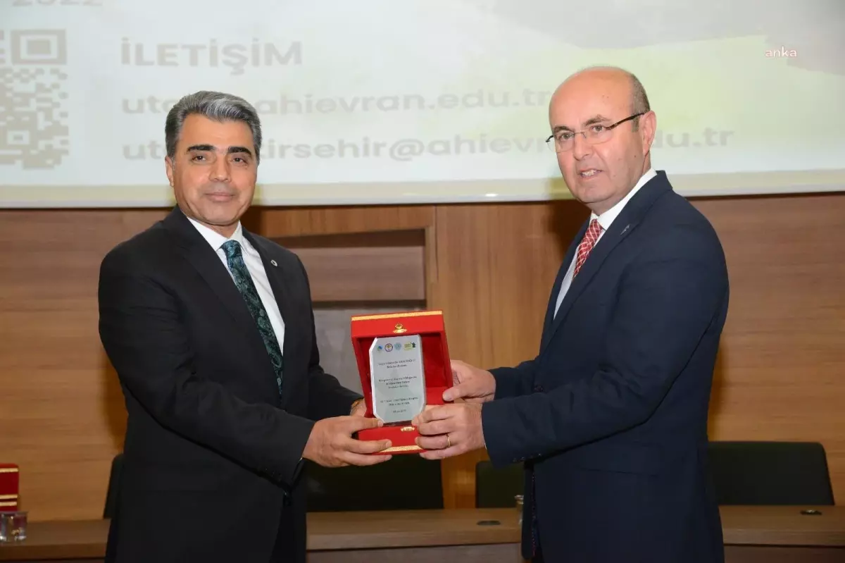 Kırşehir Belediye Başkanı Ekicioğlu, 12. Ulusal Tarım Öğrenci Kongresi'ne Katıldı