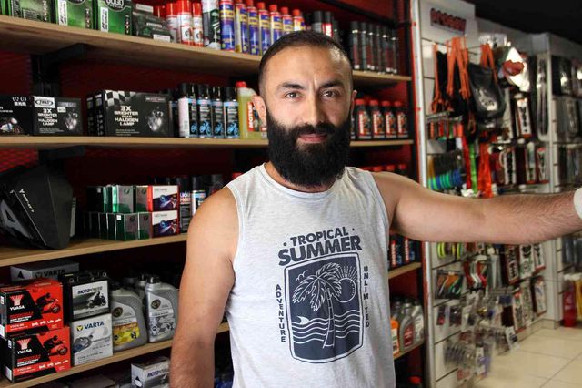 Konak Belediyesi çalışanından esnafa: 'Senin işi hallettim, 10 bin lira para yazdım'