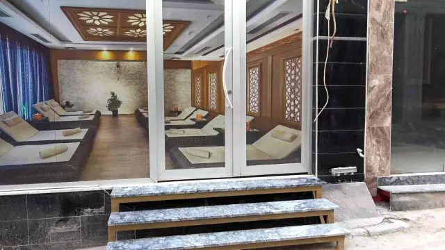 Masaj salonunda cinsel ilişkiye girerken basıldılar! Afrika'dan gelen kadınlar sınır dışı edildi Masaj salonunda cinsel ilişkiye girerken basıldılar! Afrika'dan gelen kadınlar sınır dışı edildi