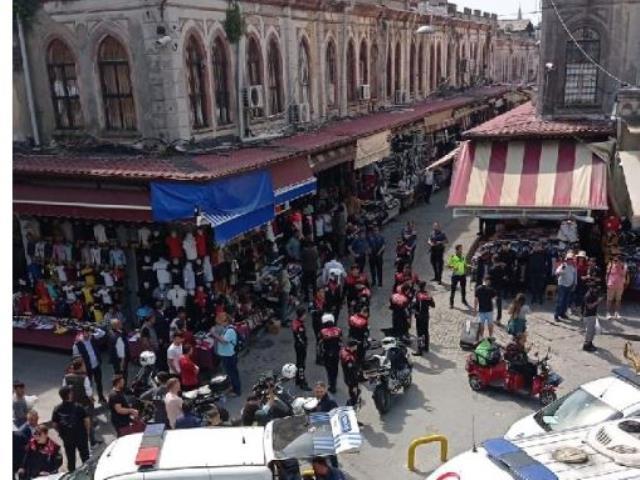 Beyazıt'ı savaş alanına çeviren kavgada yeni görüntü! Aylar önce karşı esnafa doğru tükürmüş