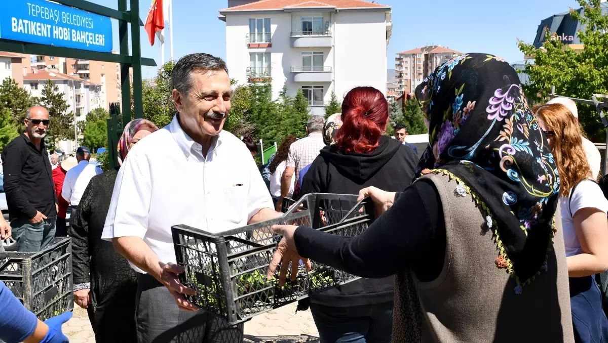 Tepebaşı'nda 10 Bine Yakın Fide Toprakla Buluşturuldu