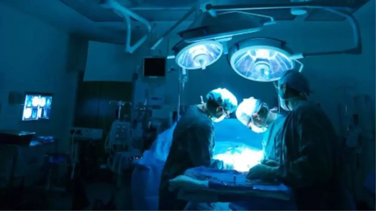 Beşizlere hamile kaldığını sanıyordu! Doğumda ortaya çıkan 6'ncı bebeğin saklandığı yer 30 doktoru hayrete düşürdü