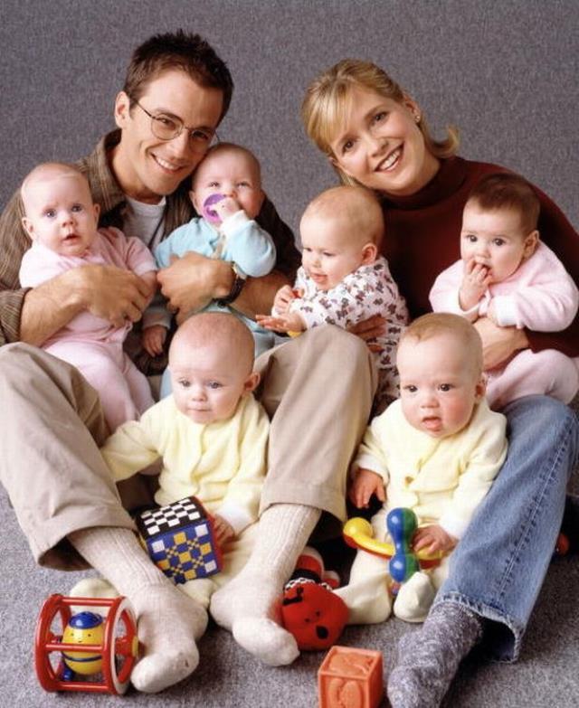 5'izlere hamile kaldığını sanıyordu! Doğumda ortaya çıkan 6'ncı bebeğin saklandığı yer 30 doktoru hayrete düşürdü 5'izlere hamile kaldığını sanıyordu! Doğumda ortaya çıkan 6'ncı bebeğin saklandığı yer 30 doktoru hayrete düşürdü