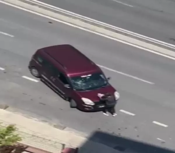 Kadın sürücü, kendi cipine çarpan aracı yol ortasında pert etti Kadın sürücü, kendi cipine çarpan aracı yol ortasında pert etti