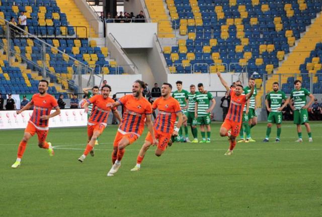 Eski Galatasaraylı tarih yazdı! İskenderunspor, TFF 2. Lig'de Eski Galatasaraylı tarih yazdı! İskenderunspor, TFF 2. Lig'de