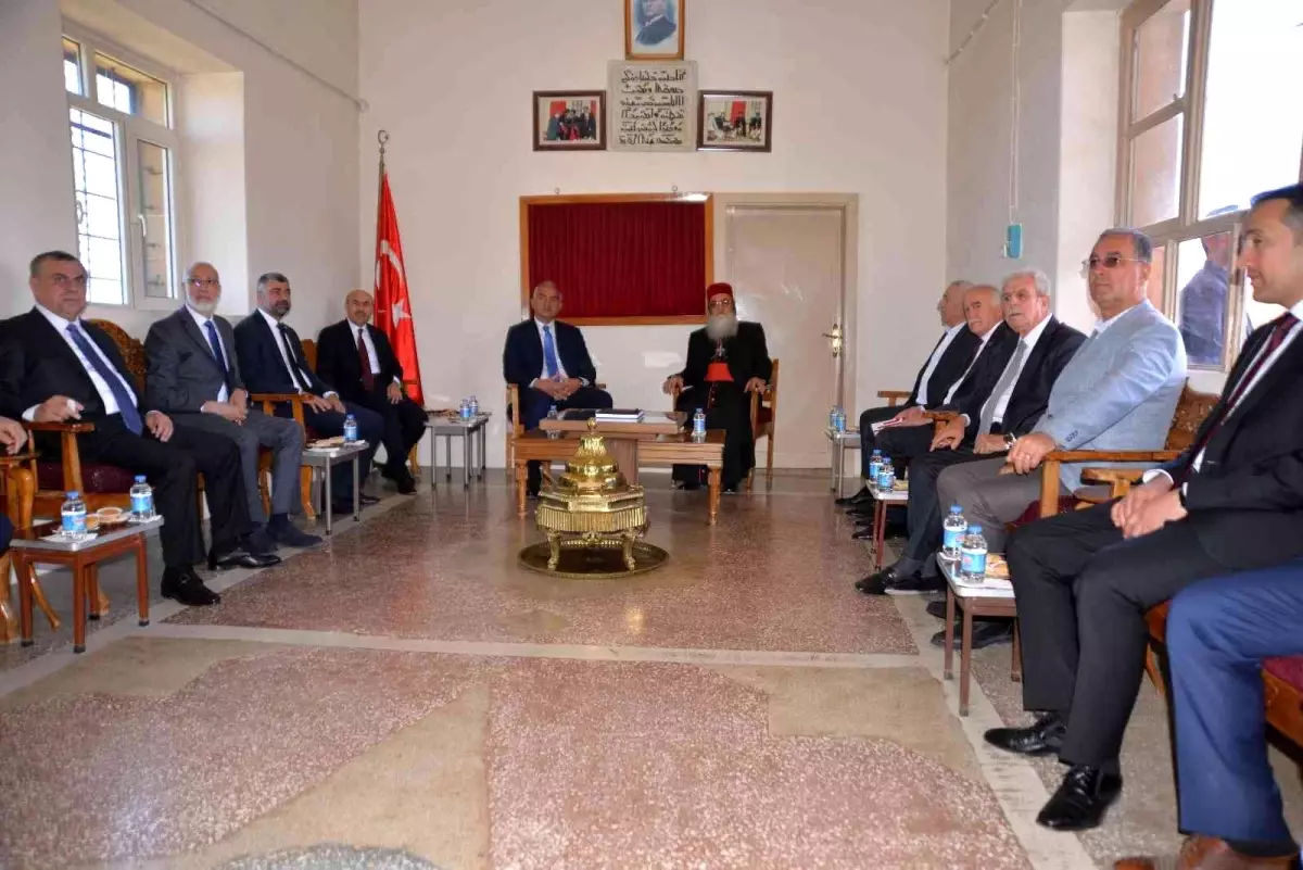 Kültür ve Turizm Bakanı Ersoy, Mardin'de zılgıtlarla karşılandı