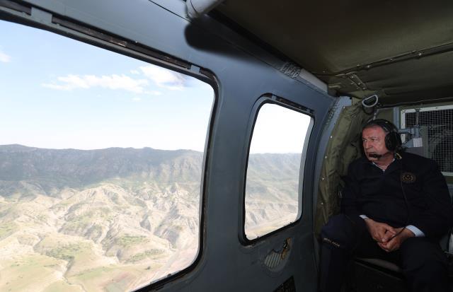 Son Dakika! Bakan Akar paylaştı: Şehitlerimizin kanı yerde kalmadı, mağaraya düzenlenen operasyonda çok sayıda terörist öldürüldü Son Dakika! Bakan Akar paylaştı: Şehitlerimizin kanı yerde kalmadı, mağaraya düzenlenen operasyonda çok sayıda terörist öldürüldü