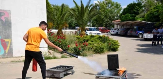 Atça'da üniversite öğrencilerine yangına müdahale eğitimi verildi