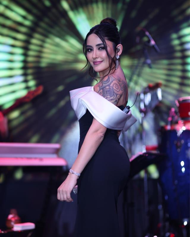 Isparta'daki konseri iptal edilen Melek Mosso sessizliğini bozdu: Ahlakımı sorgulamak birkaç kendini bilmeze kalmadı